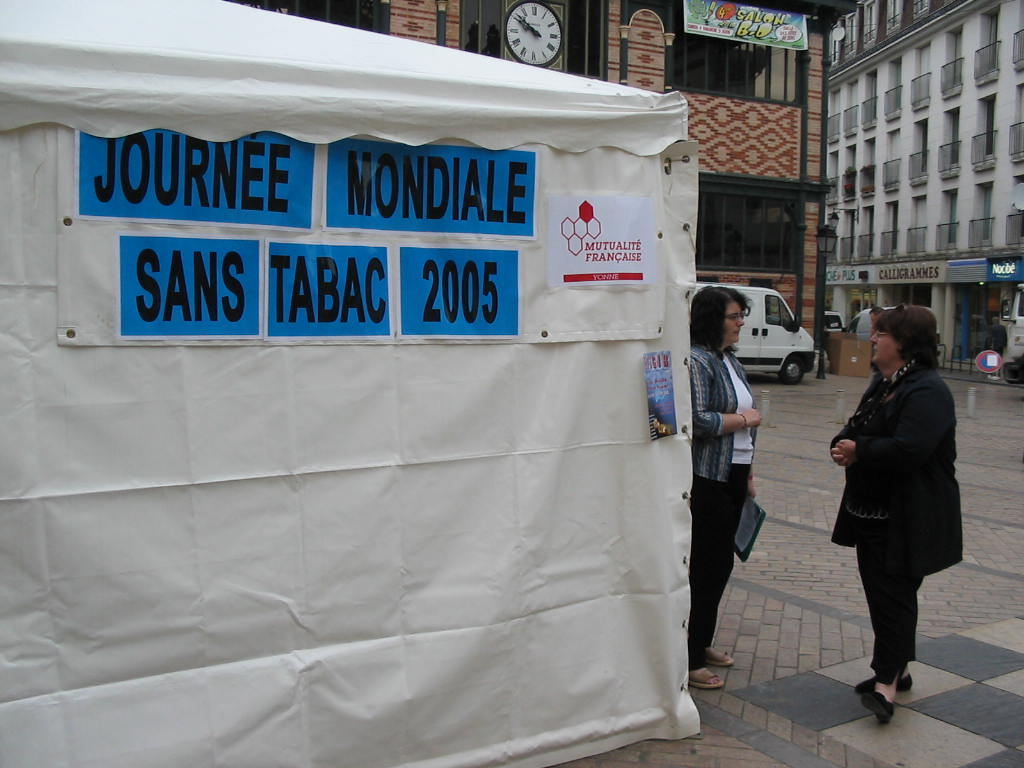 lucette gourlain en visite  la journe mondiale sans tabac  SENS